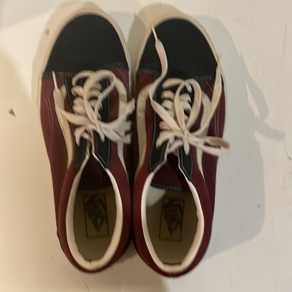 Vans - Picture 2 of 3